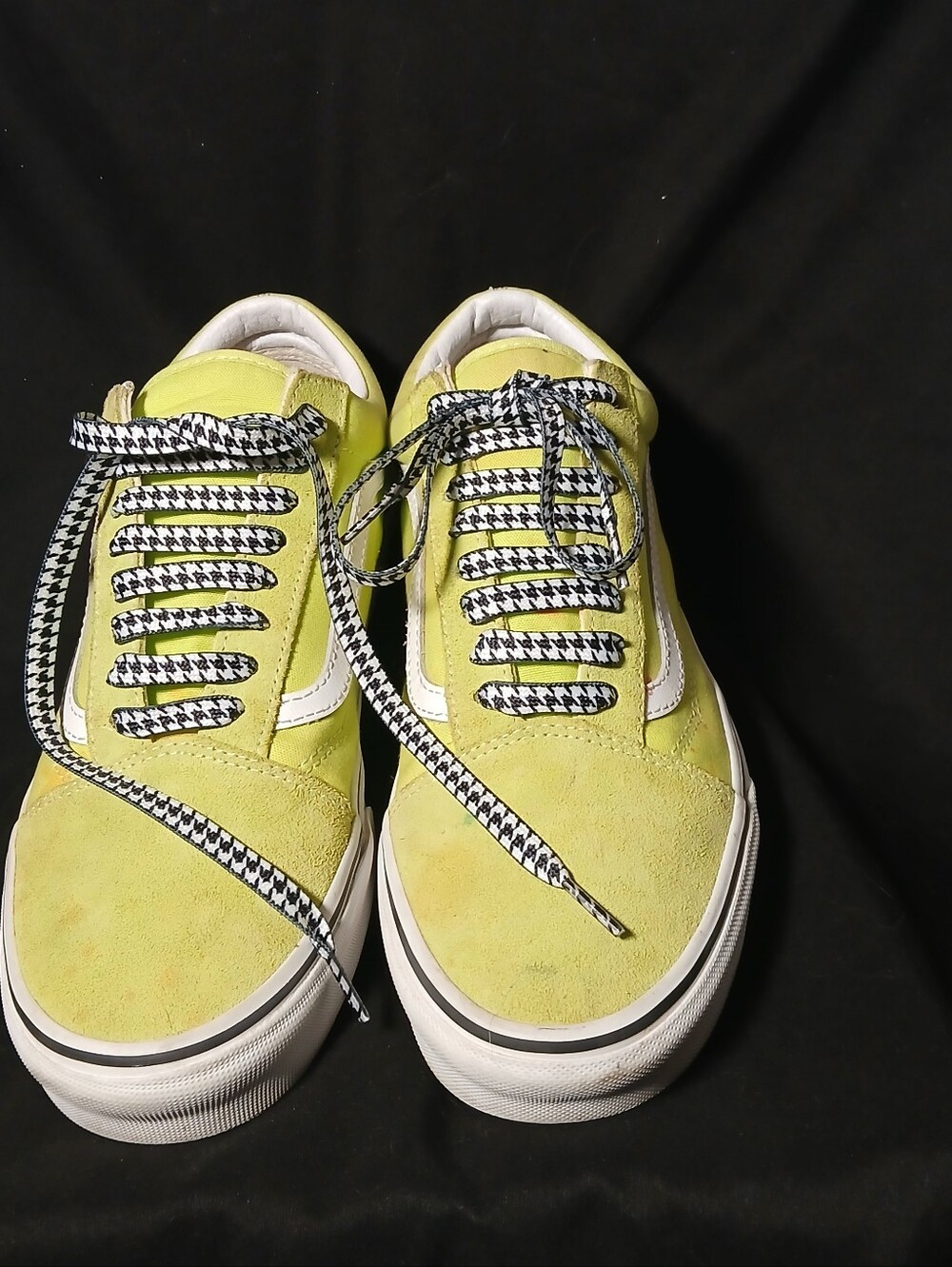 Vand Low-Top Suede Sneakers in Lime Green